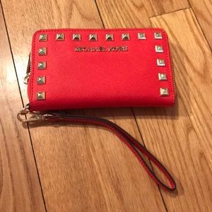 Michael Kors Selma Stud ZIP wallet 🌺Never carried